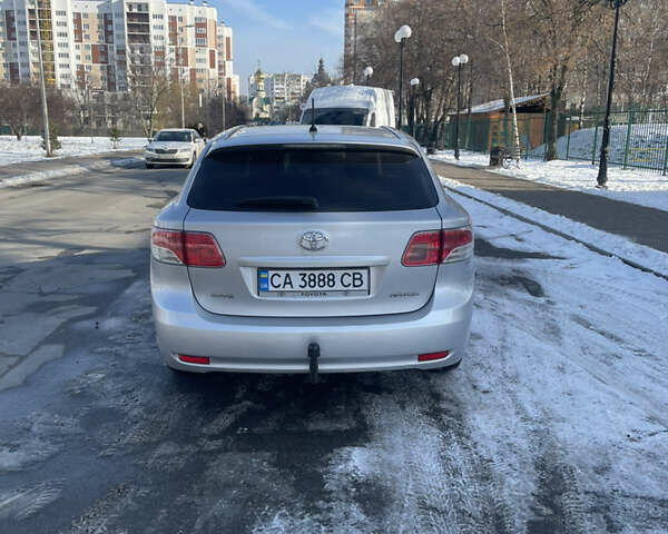 Сірий Тойота Авенсіс, об'ємом двигуна 2 л та пробігом 305 тис. км за 9400 $, фото 3 на Automoto.ua