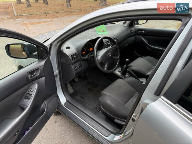 Серый Тойота Авенсис, объемом двигателя 1.8 л и пробегом 232 тыс. км за 6200 $, фото 10 на Automoto.ua
