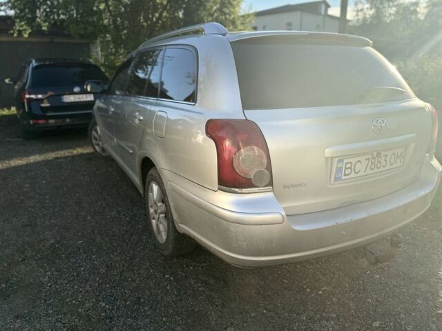 Серый Тойота Авенсис, объемом двигателя 2.2 л и пробегом 260 тыс. км за 5600 $, фото 2 на Automoto.ua