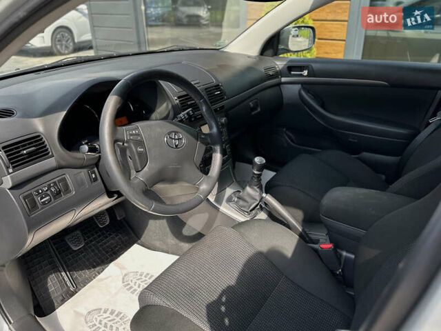 Сірий Тойота Авенсіс, об'ємом двигуна 2.23 л та пробігом 195 тис. км за 7999 $, фото 34 на Automoto.ua
