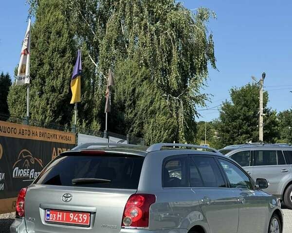 Серый Тойота Авенсис, объемом двигателя 1.8 л и пробегом 204 тыс. км за 7900 $, фото 3 на Automoto.ua