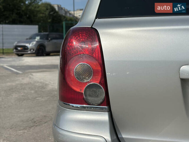 Сірий Тойота Авенсіс, об'ємом двигуна 2.23 л та пробігом 195 тис. км за 7999 $, фото 16 на Automoto.ua