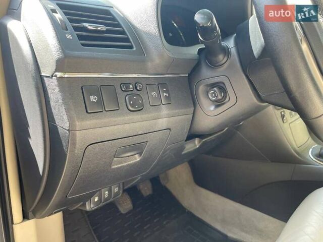 Серый Тойота Авенсис, объемом двигателя 2.23 л и пробегом 295 тыс. км за 8195 $, фото 19 на Automoto.ua