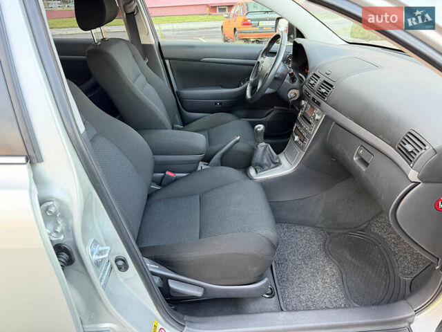 Серый Тойота Авенсис, объемом двигателя 1.79 л и пробегом 224 тыс. км за 8199 $, фото 81 на Automoto.ua