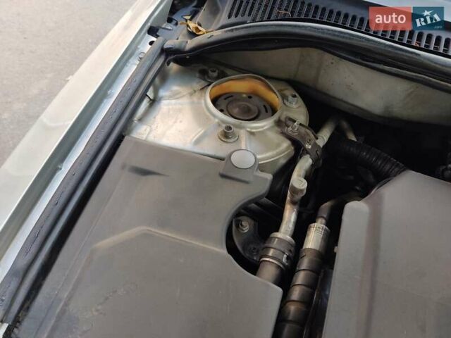 Серый Тойота Авенсис, объемом двигателя 2.01 л и пробегом 310 тыс. км за 7800 $, фото 5 на Automoto.ua