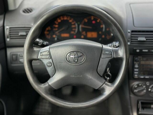 Серый Тойота Авенсис, объемом двигателя 2 л и пробегом 290 тыс. км за 6500 $, фото 14 на Automoto.ua