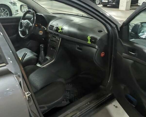 Сірий Тойота Авенсіс, об'ємом двигуна 1.8 л та пробігом 210 тис. км за 5750 $, фото 6 на Automoto.ua