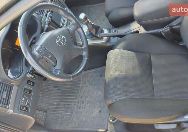 Сірий Тойота Авенсіс, об'ємом двигуна 2 л та пробігом 300 тис. км за 7900 $, фото 2 на Automoto.ua