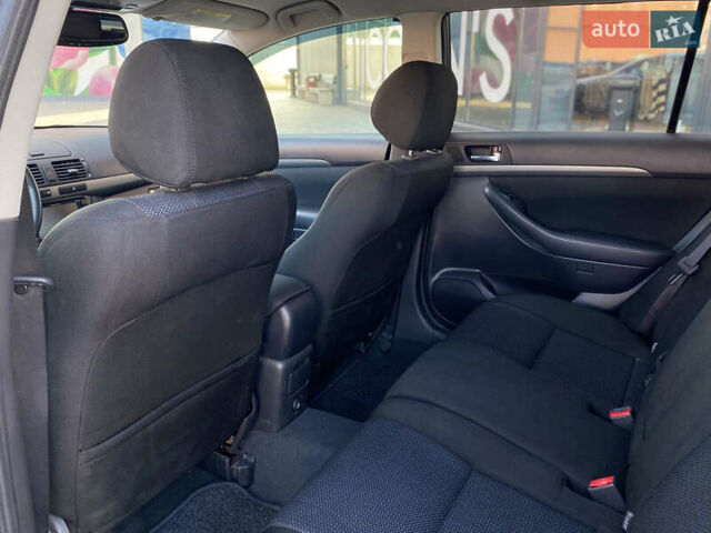 Серый Тойота Авенсис, объемом двигателя 2.2 л и пробегом 256 тыс. км за 5950 $, фото 22 на Automoto.ua