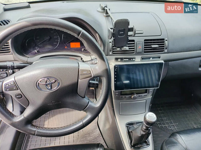 Серый Тойота Авенсис, объемом двигателя 2.23 л и пробегом 178 тыс. км за 6800 $, фото 15 на Automoto.ua