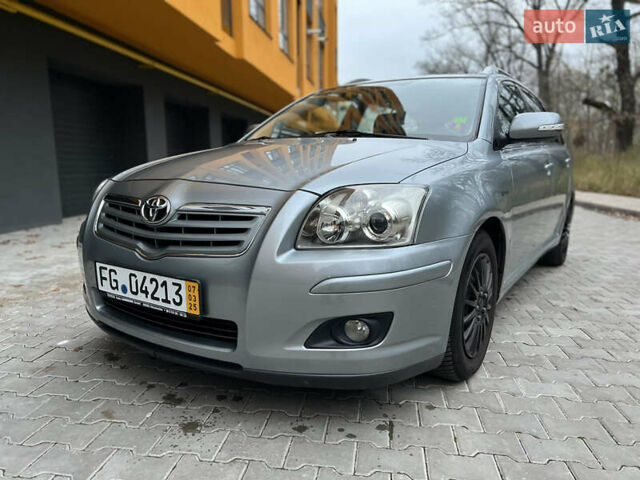 Серый Тойота Авенсис, объемом двигателя 1.8 л и пробегом 203 тыс. км за 7300 $, фото 1 на Automoto.ua