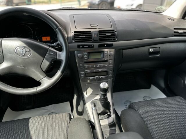 Сірий Тойота Авенсіс, об'ємом двигуна 2.2 л та пробігом 195 тис. км за 7700 $, фото 19 на Automoto.ua