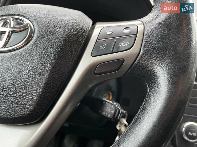 Серый Тойота Авенсис, объемом двигателя 2 л и пробегом 281 тыс. км за 8300 $, фото 22 на Automoto.ua
