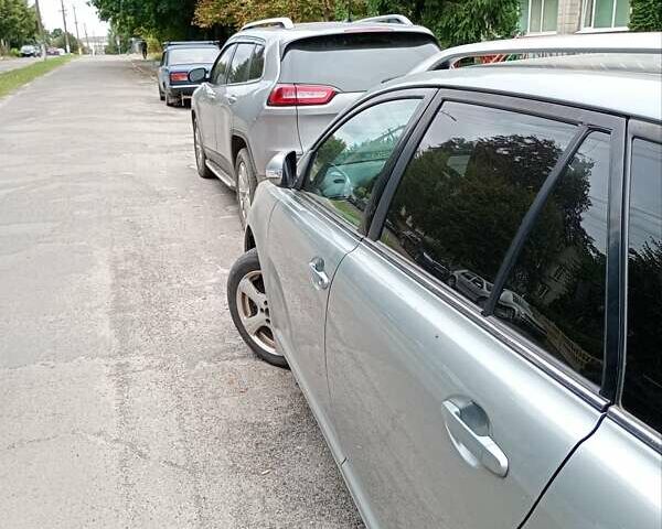 Серый Тойота Авенсис, объемом двигателя 2 л и пробегом 282 тыс. км за 7300 $, фото 4 на Automoto.ua