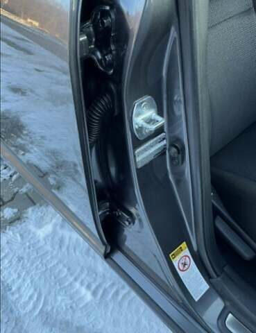 Сірий Тойота Авенсіс, об'ємом двигуна 2 л та пробігом 240 тис. км за 7200 $, фото 1 на Automoto.ua