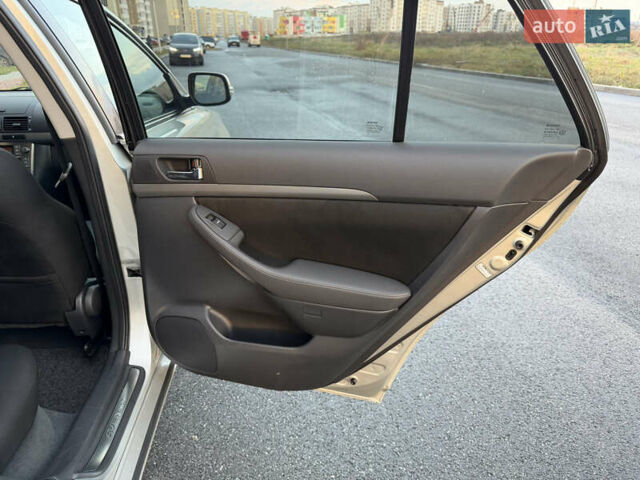 Серый Тойота Авенсис, объемом двигателя 1.79 л и пробегом 224 тыс. км за 8199 $, фото 76 на Automoto.ua