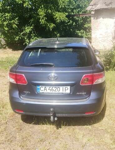 Серый Тойота Авенсис, объемом двигателя 2 л и пробегом 247 тыс. км за 7300 $, фото 5 на Automoto.ua