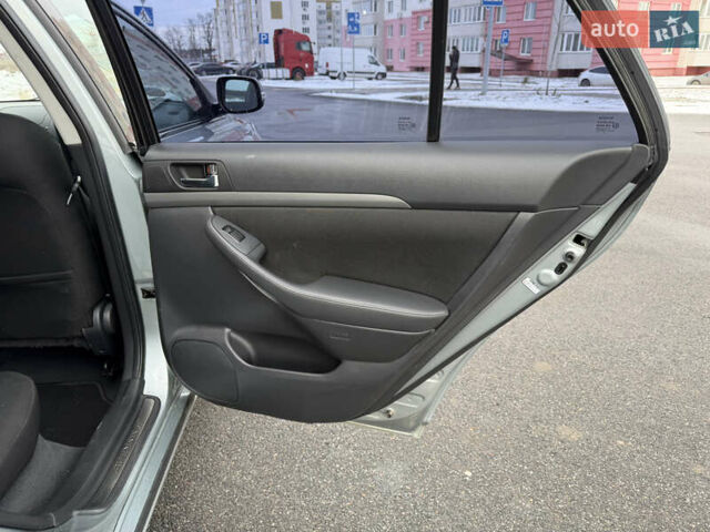 Сірий Тойота Авенсіс, об'ємом двигуна 1.8 л та пробігом 163 тис. км за 8999 $, фото 57 на Automoto.ua