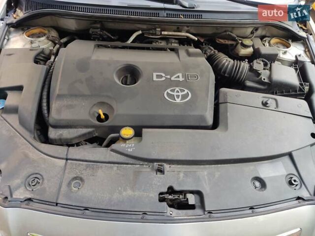 Серый Тойота Авенсис, объемом двигателя 2.01 л и пробегом 310 тыс. км за 7800 $, фото 6 на Automoto.ua