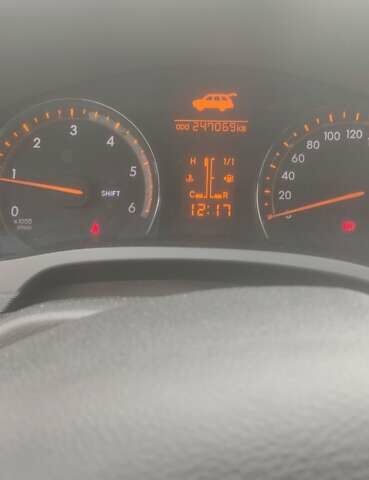 Серый Тойота Авенсис, объемом двигателя 2 л и пробегом 247 тыс. км за 7300 $, фото 8 на Automoto.ua