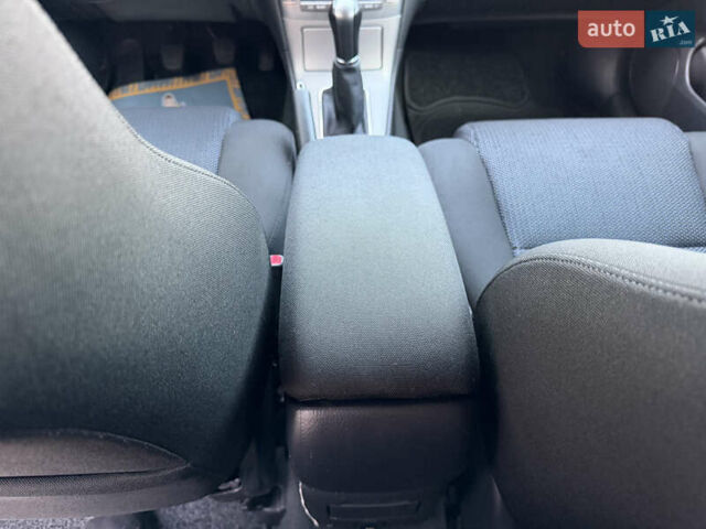 Серый Тойота Авенсис, объемом двигателя 1.79 л и пробегом 224 тыс. км за 8199 $, фото 72 на Automoto.ua