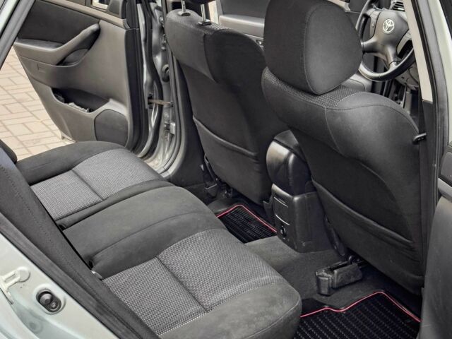 Серый Тойота Авенсис, объемом двигателя 2 л и пробегом 340 тыс. км за 3200 $, фото 13 на Automoto.ua