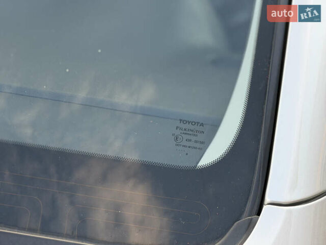 Серый Тойота Авенсис, объемом двигателя 1.79 л и пробегом 224 тыс. км за 8199 $, фото 19 на Automoto.ua