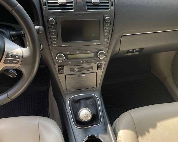 Серый Тойота Авенсис, объемом двигателя 2.23 л и пробегом 295 тыс. км за 8195 $, фото 50 на Automoto.ua