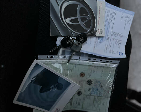 Серый Тойота Авенсис, объемом двигателя 1.8 л и пробегом 203 тыс. км за 7300 $, фото 38 на Automoto.ua