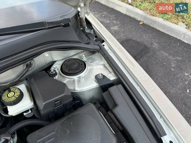 Серый Тойота Авенсис, объемом двигателя 1.79 л и пробегом 224 тыс. км за 8199 $, фото 91 на Automoto.ua