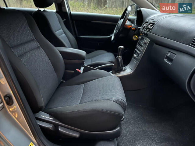 Серый Тойота Авенсис, объемом двигателя 1.8 л и пробегом 203 тыс. км за 7300 $, фото 27 на Automoto.ua