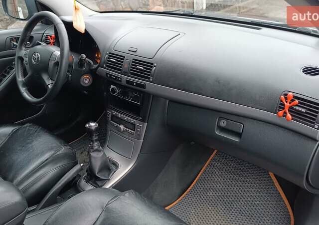 Серый Тойота Авенсис, объемом двигателя 2.2 л и пробегом 285 тыс. км за 5350 $, фото 28 на Automoto.ua