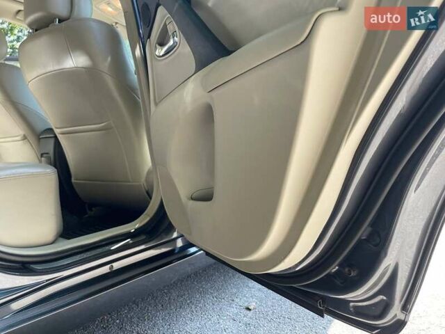 Серый Тойота Авенсис, объемом двигателя 2.23 л и пробегом 295 тыс. км за 8195 $, фото 4 на Automoto.ua