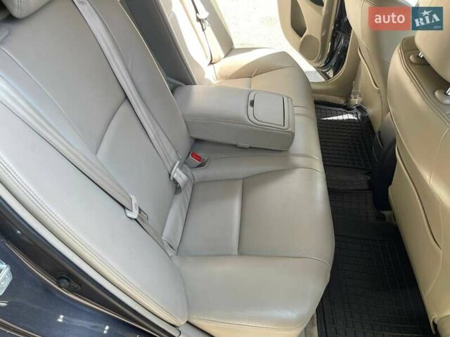 Серый Тойота Авенсис, объемом двигателя 2.23 л и пробегом 295 тыс. км за 8195 $, фото 3 на Automoto.ua