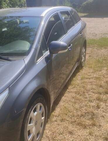 Серый Тойота Авенсис, объемом двигателя 2 л и пробегом 247 тыс. км за 7300 $, фото 4 на Automoto.ua