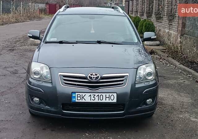 Серый Тойота Авенсис, объемом двигателя 2.2 л и пробегом 285 тыс. км за 5350 $, фото 3 на Automoto.ua