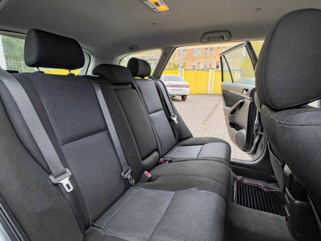 Серый Тойота Авенсис, объемом двигателя 2 л и пробегом 340 тыс. км за 3200 $, фото 15 на Automoto.ua