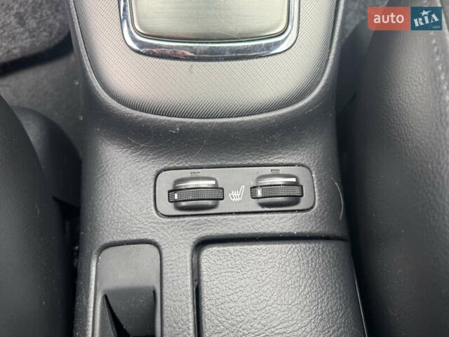 Серый Тойота Авенсис, объемом двигателя 2 л и пробегом 206 тыс. км за 7500 $, фото 26 на Automoto.ua