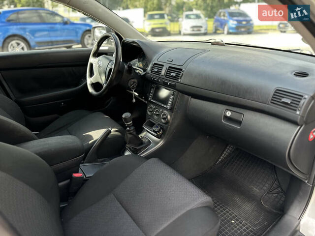 Сірий Тойота Авенсіс, об'ємом двигуна 2 л та пробігом 290 тис. км за 6500 $, фото 28 на Automoto.ua