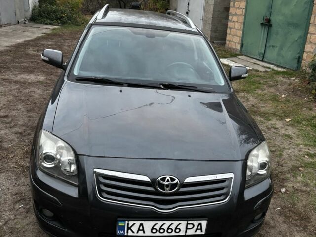 Серый Тойота Авенсис, объемом двигателя 2 л и пробегом 375 тыс. км за 4500 $, фото 2 на Automoto.ua