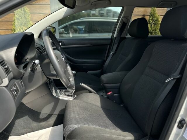 Сірий Тойота Авенсіс, об'ємом двигуна 2.2 л та пробігом 195 тис. км за 7700 $, фото 12 на Automoto.ua