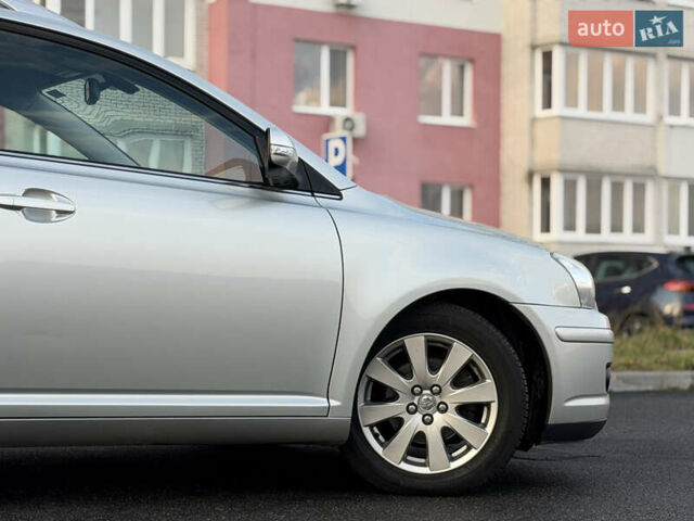 Серый Тойота Авенсис, объемом двигателя 1.79 л и пробегом 224 тыс. км за 8199 $, фото 16 на Automoto.ua