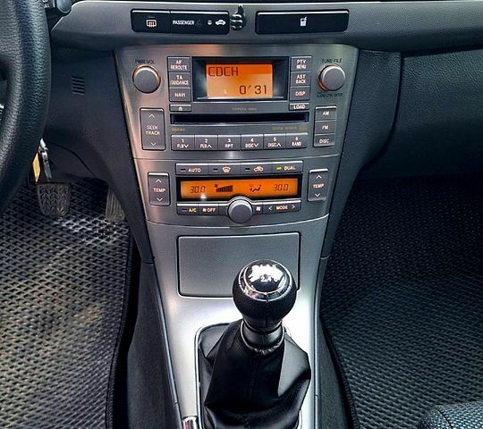 Серый Тойота Авенсис, объемом двигателя 2.2 л и пробегом 270 тыс. км за 6499 $, фото 9 на Automoto.ua