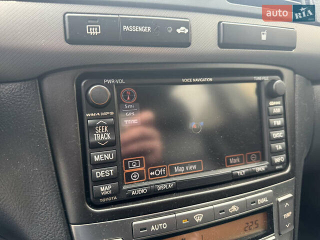 Серый Тойота Авенсис, объемом двигателя 2 л и пробегом 206 тыс. км за 7500 $, фото 14 на Automoto.ua