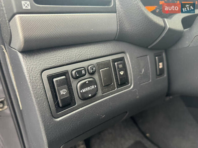 Серый Тойота Авенсис, объемом двигателя 2 л и пробегом 206 тыс. км за 7500 $, фото 10 на Automoto.ua