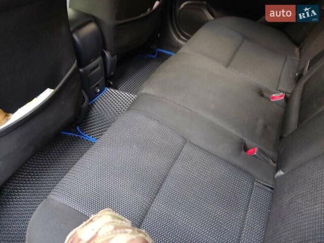 Серый Тойота Авенсис, объемом двигателя 2.01 л и пробегом 310 тыс. км за 7800 $, фото 17 на Automoto.ua