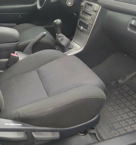 Серый Тойота Авенсис, объемом двигателя 1.8 л и пробегом 204 тыс. км за 7900 $, фото 11 на Automoto.ua