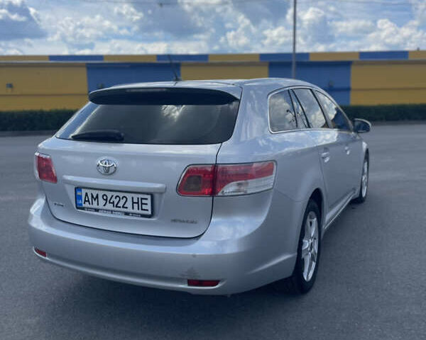 Серый Тойота Авенсис, объемом двигателя 2 л и пробегом 230 тыс. км за 7800 $, фото 6 на Automoto.ua