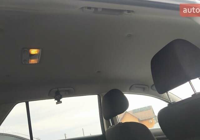 Серый Тойота Авенсис, объемом двигателя 1.8 л и пробегом 204 тыс. км за 7900 $, фото 9 на Automoto.ua