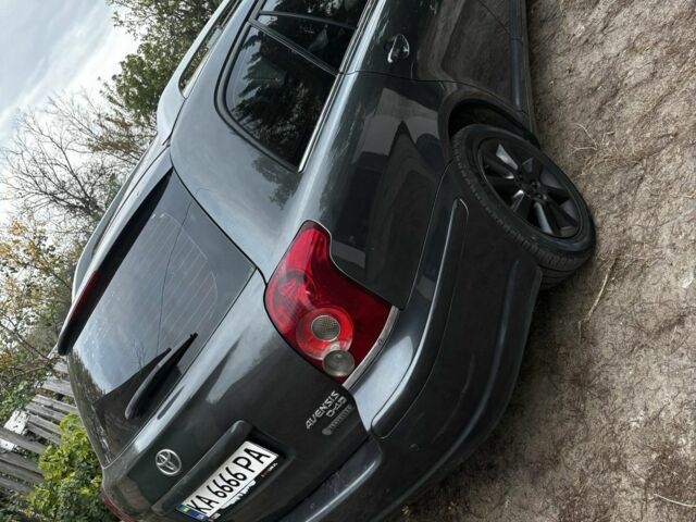 Серый Тойота Авенсис, объемом двигателя 2 л и пробегом 375 тыс. км за 4500 $, фото 5 на Automoto.ua